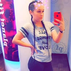 Meet your Posher, Caitlan